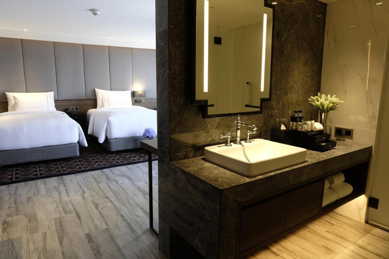 Hotel Ayathorn 4*