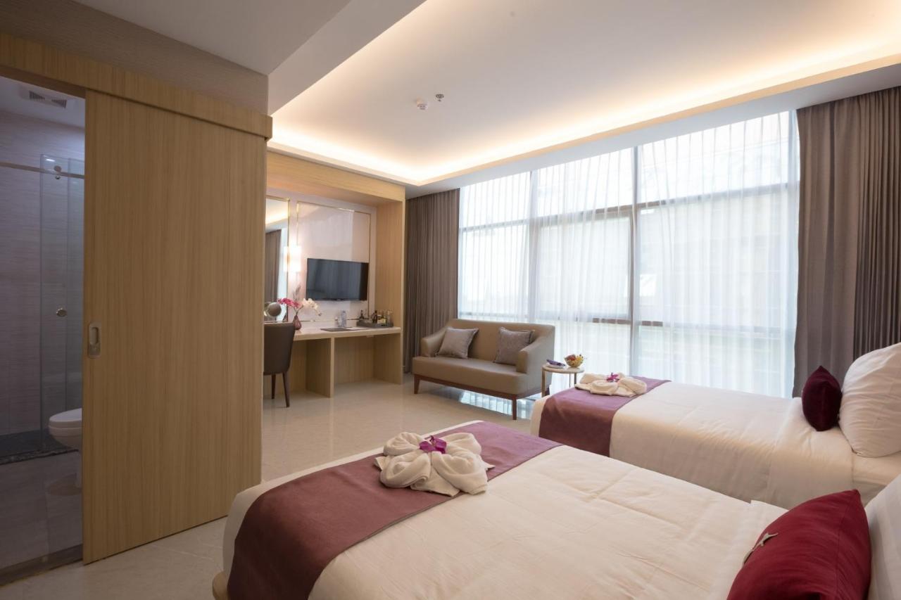 Elegant Airport 5*
