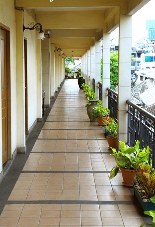 Silom Village 3*
