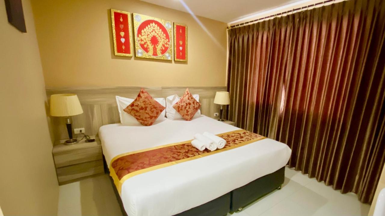 High Airport Link Hotel, Hotel