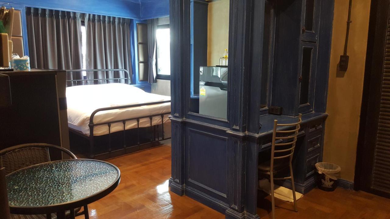 Bed Place Hostel Bangkok