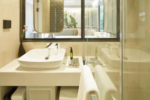 The Quarter Ploenchit By Uhg Hotel Bangkok
