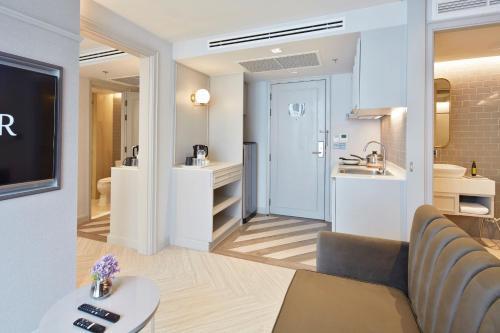 Hotel The Quarter Ploenchit By Uhg Bangkok
