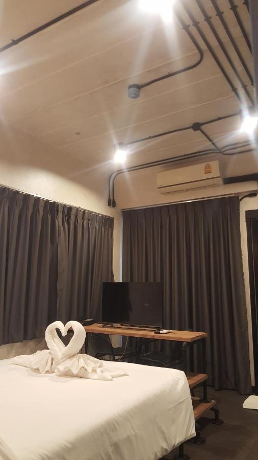 Bed Place Hostel