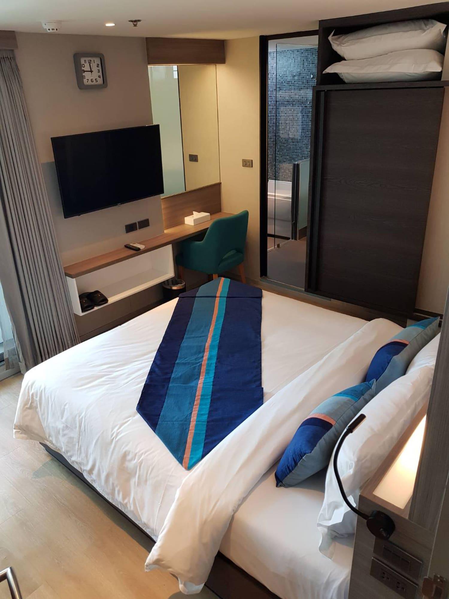 Hotel Bizotel Premier & 4*