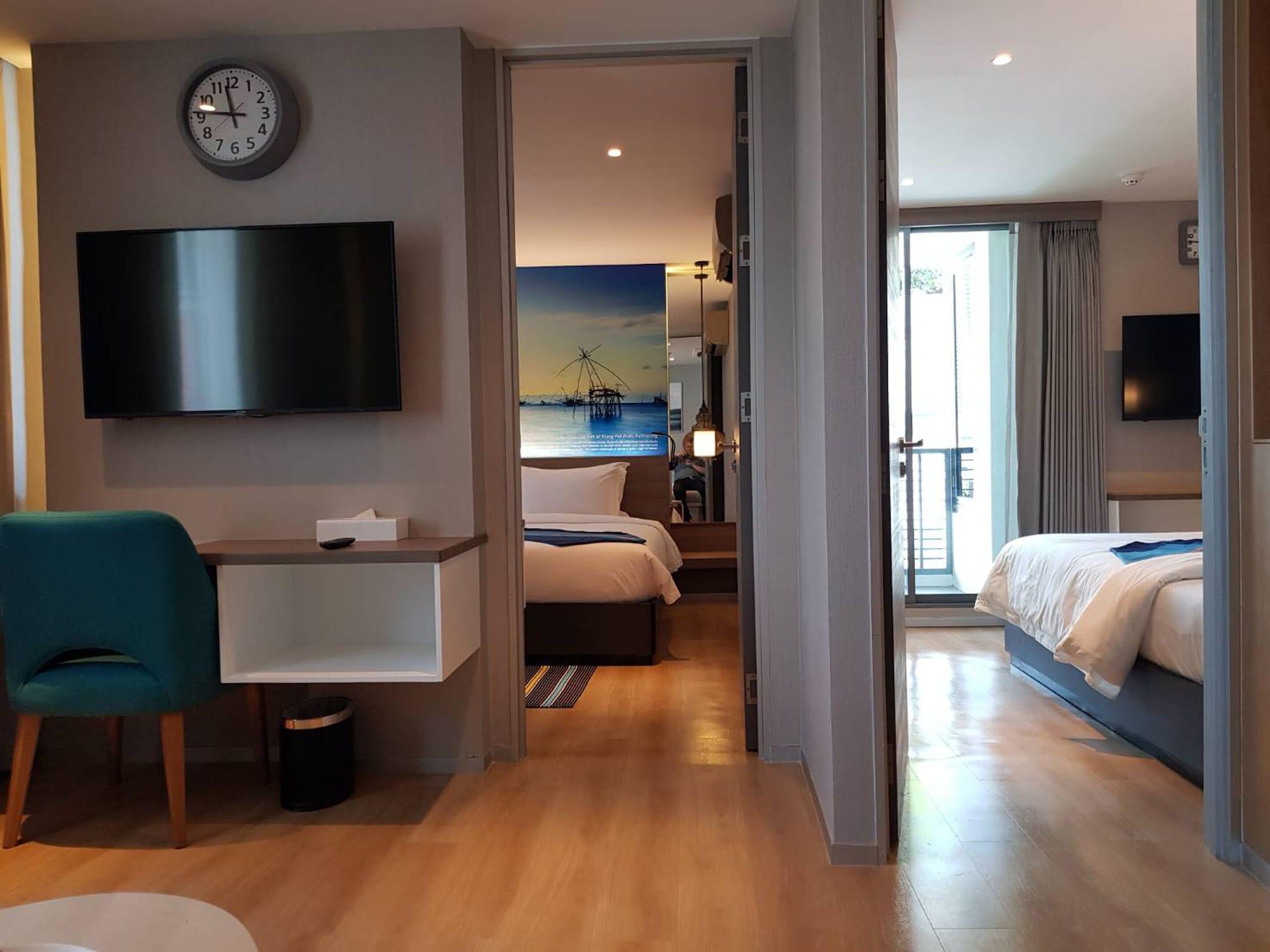 Bizotel Premier & Hotel 4*