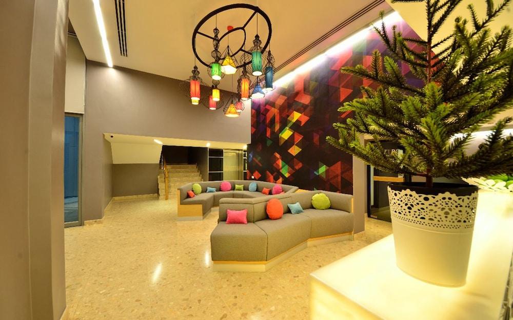 Hotel Bizotel Premier & 4*