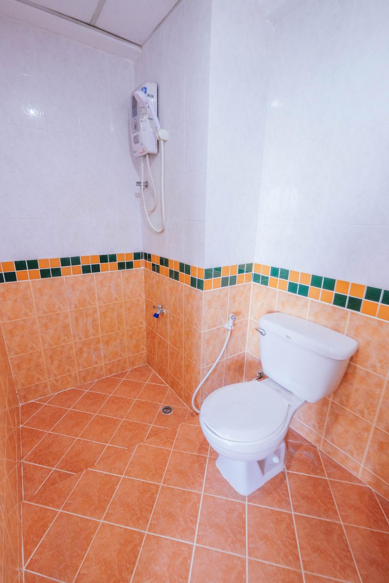 Motel Golden House @ Onnut Station 2*