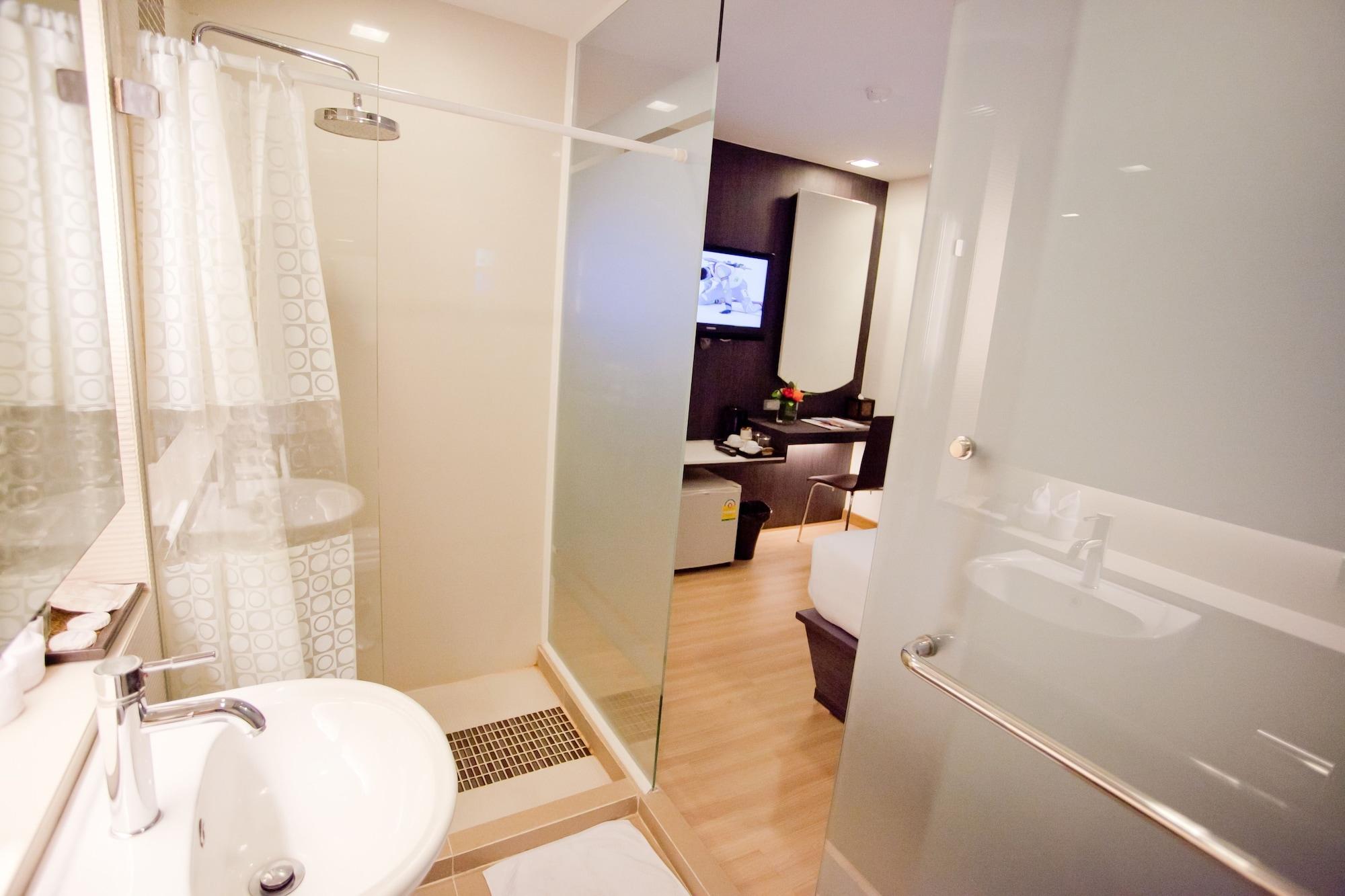 Sukhumvit 11 Hotel 3*