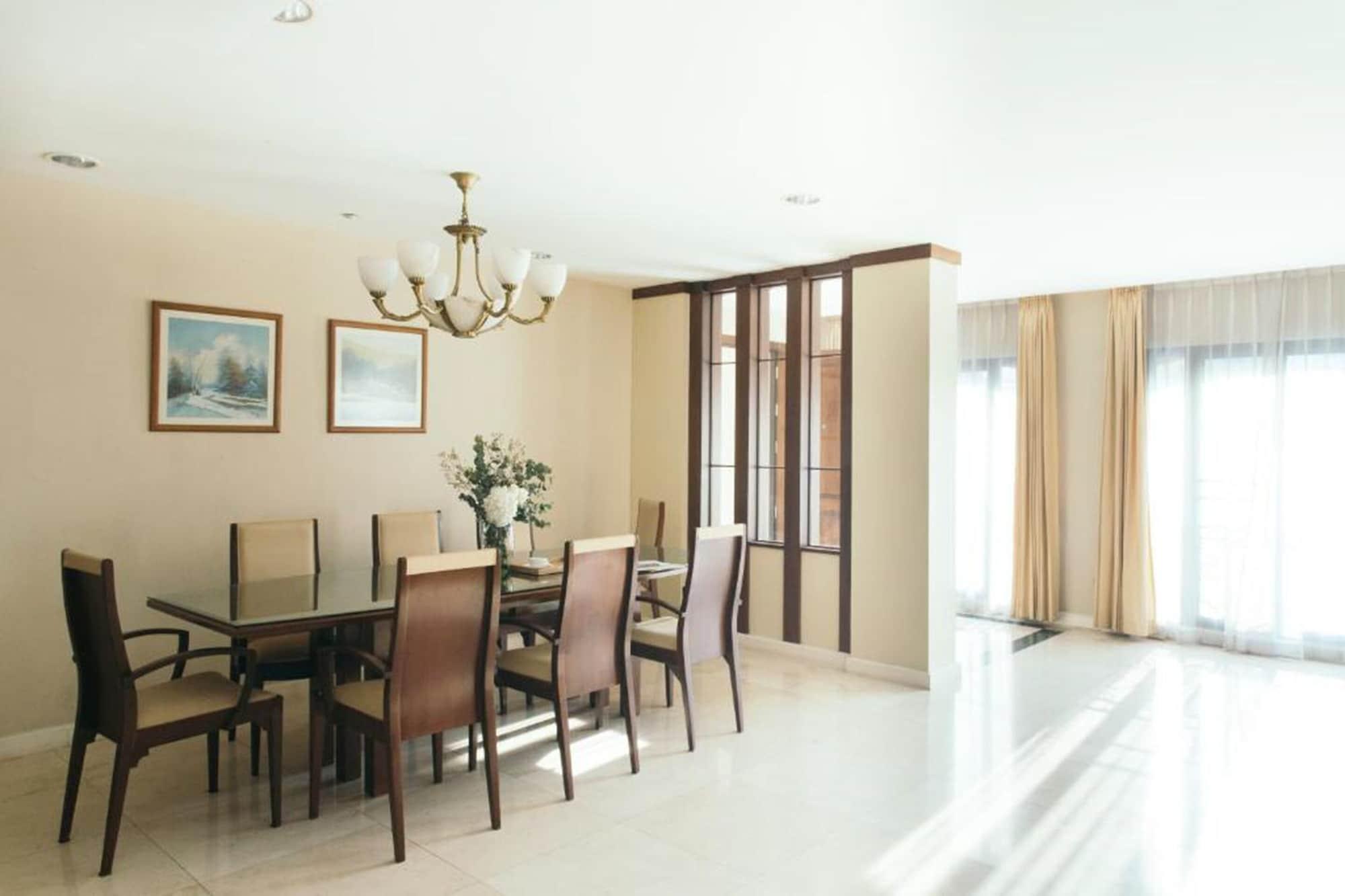 Thomson Hotel