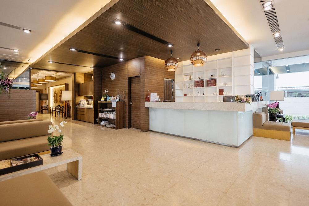 Cnc Hotel 4*