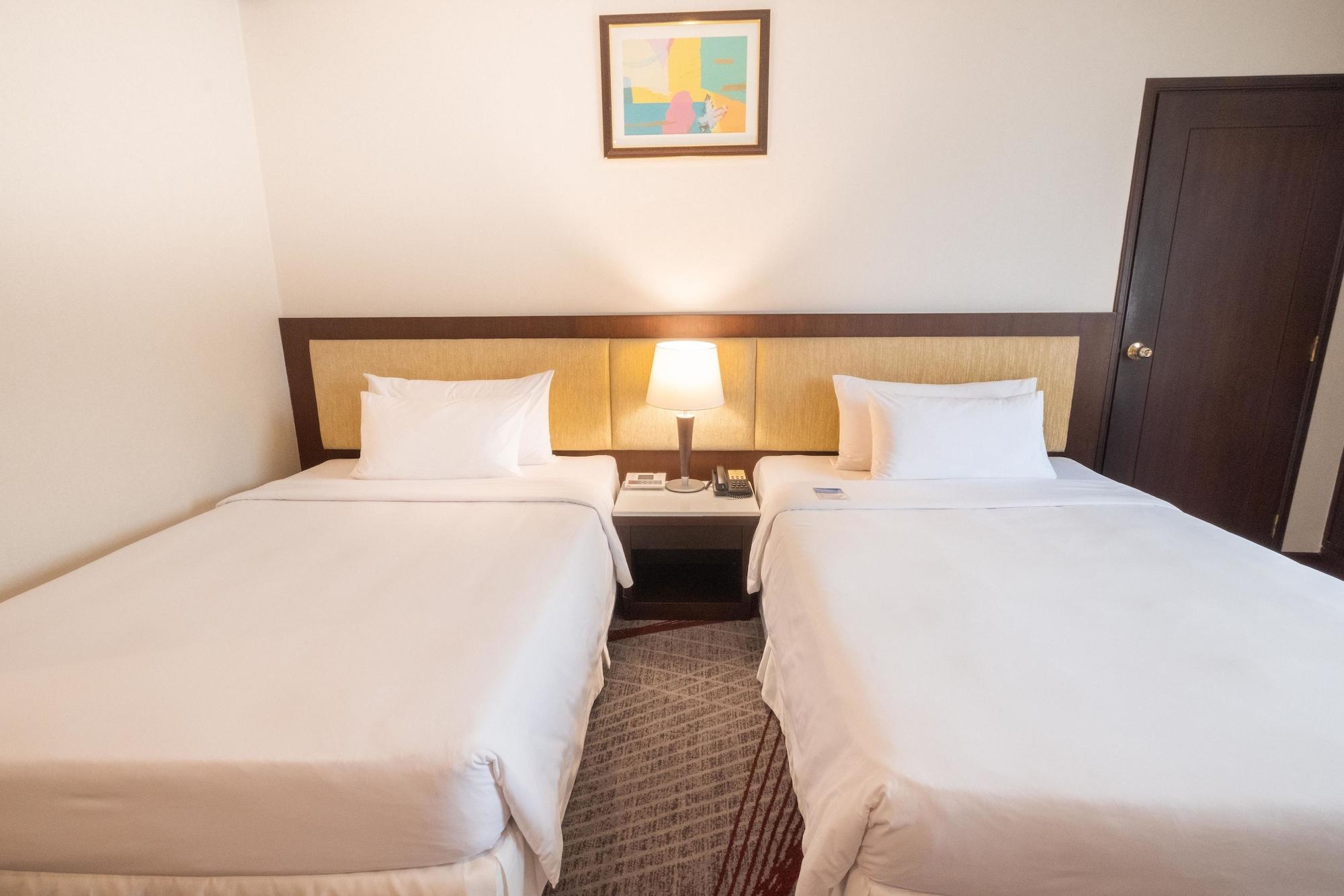 Zenith Sukhumvit Hotel 4*