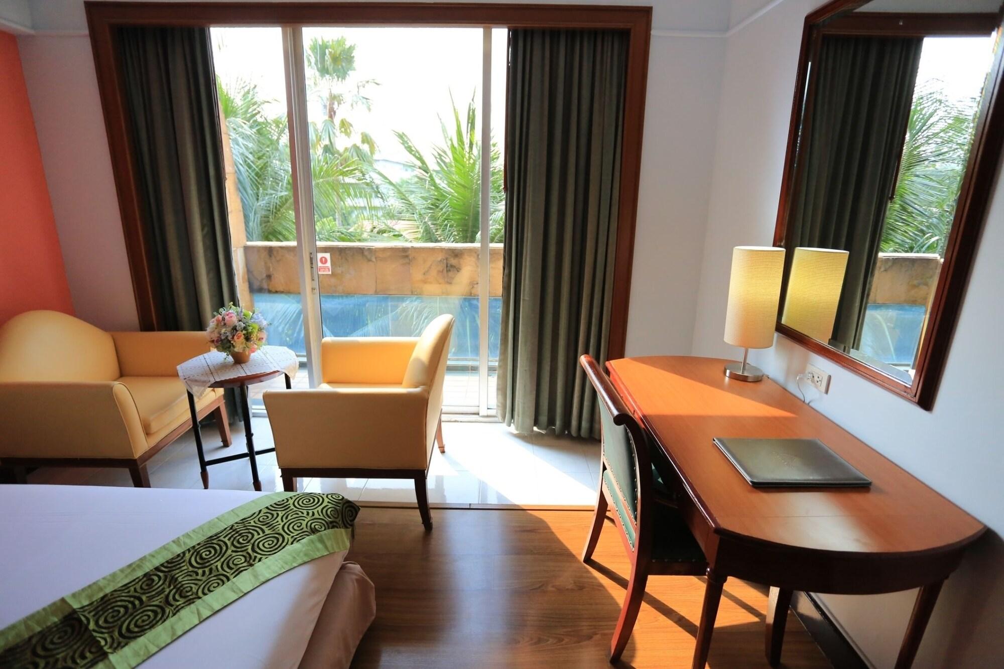 Karnmanee Palace Hotel