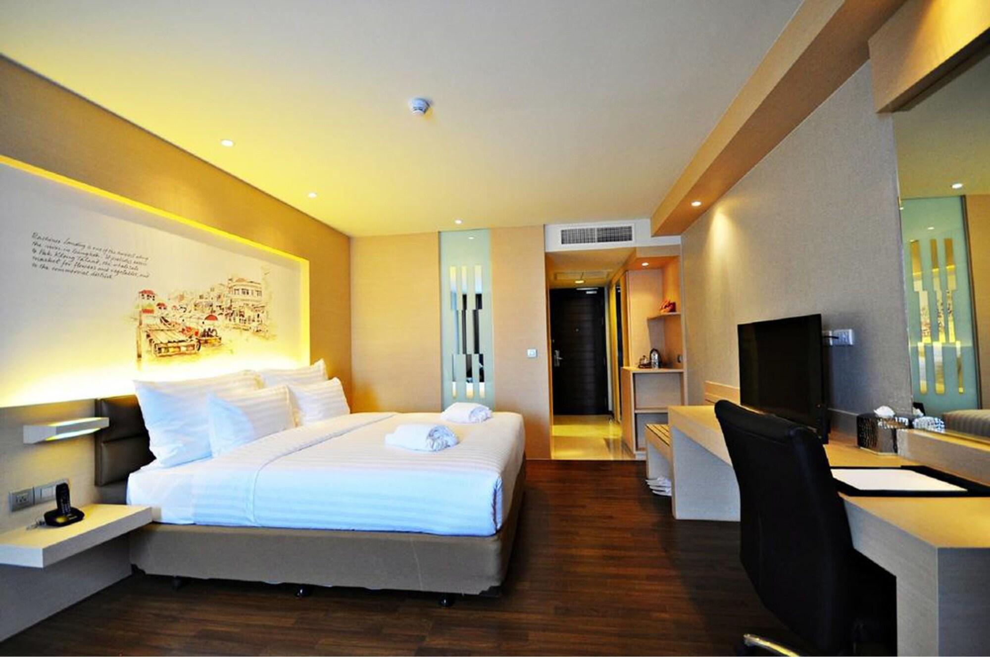 Parinda Hotel 4*