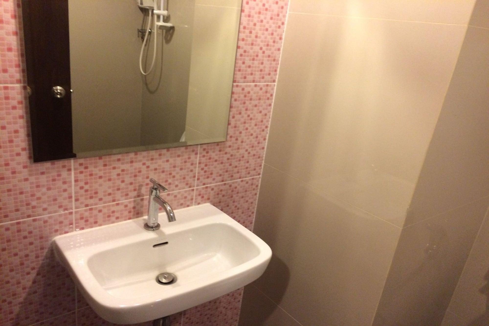 Hotel @love Place 3*