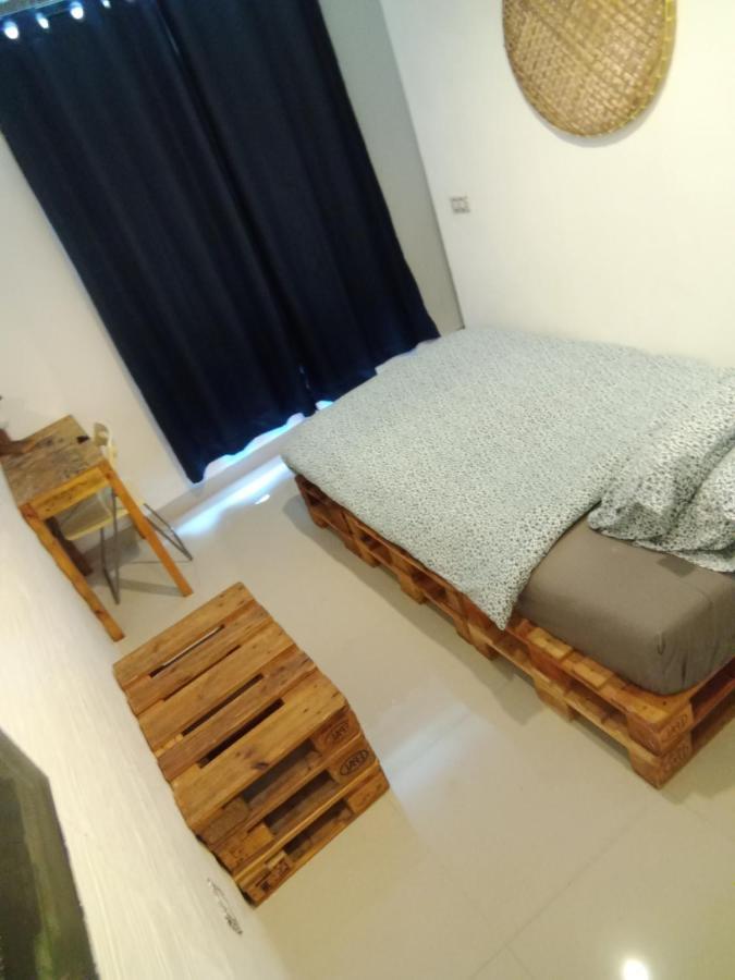 La Hotel *