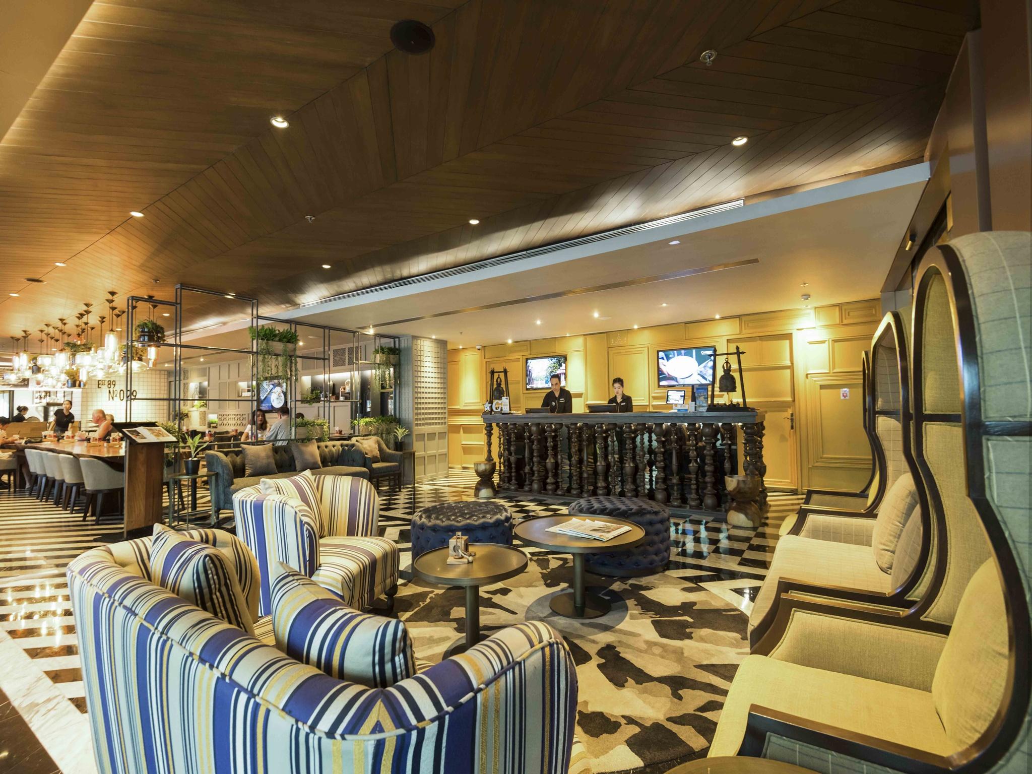 Maitria Sukhumvit 18 - A Chatrium Collection Hotel 4*
