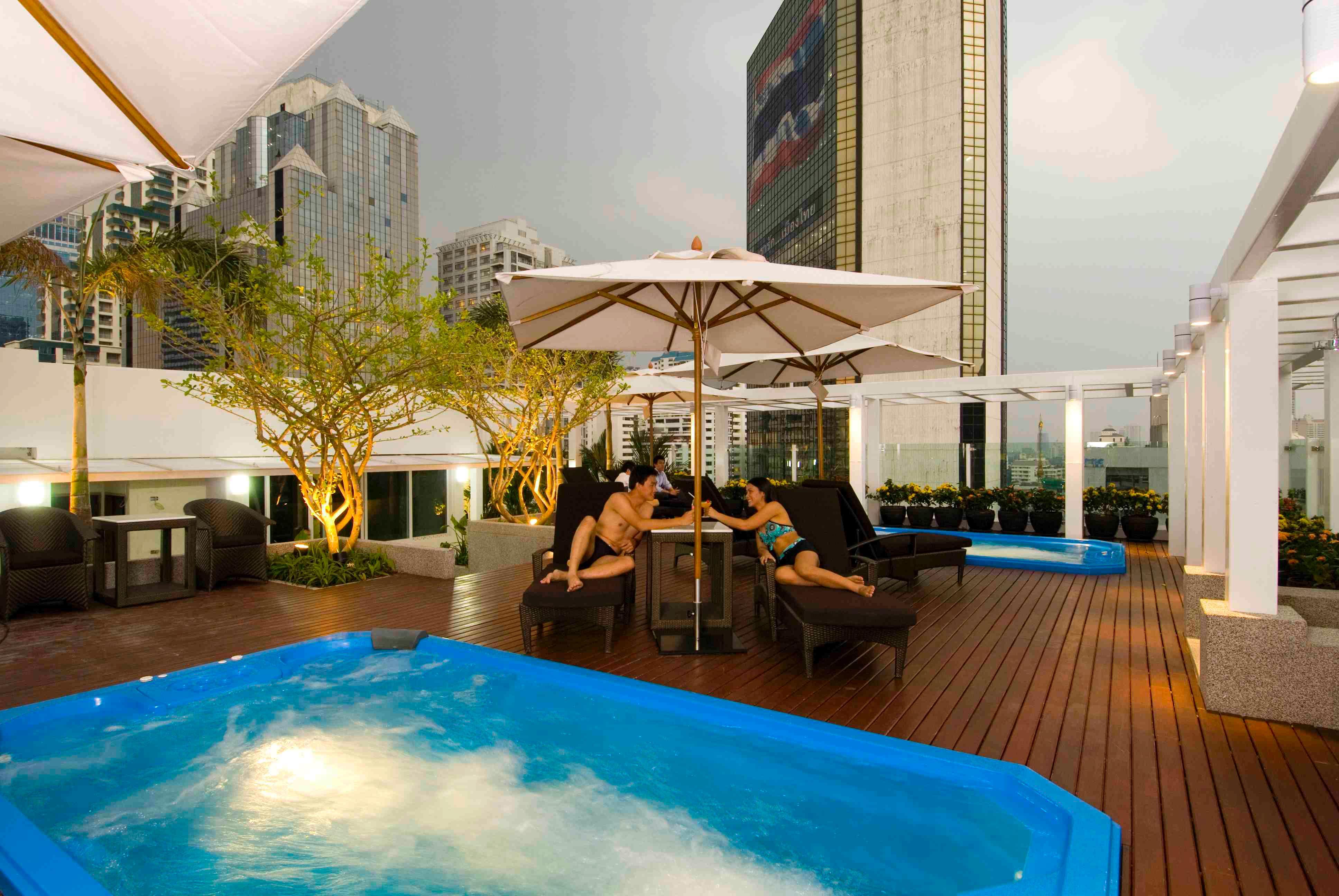 Furamaxclusive Asoke, Hotel
