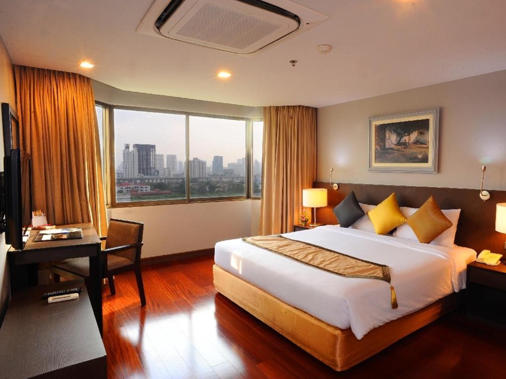 Royal Hotel 4*