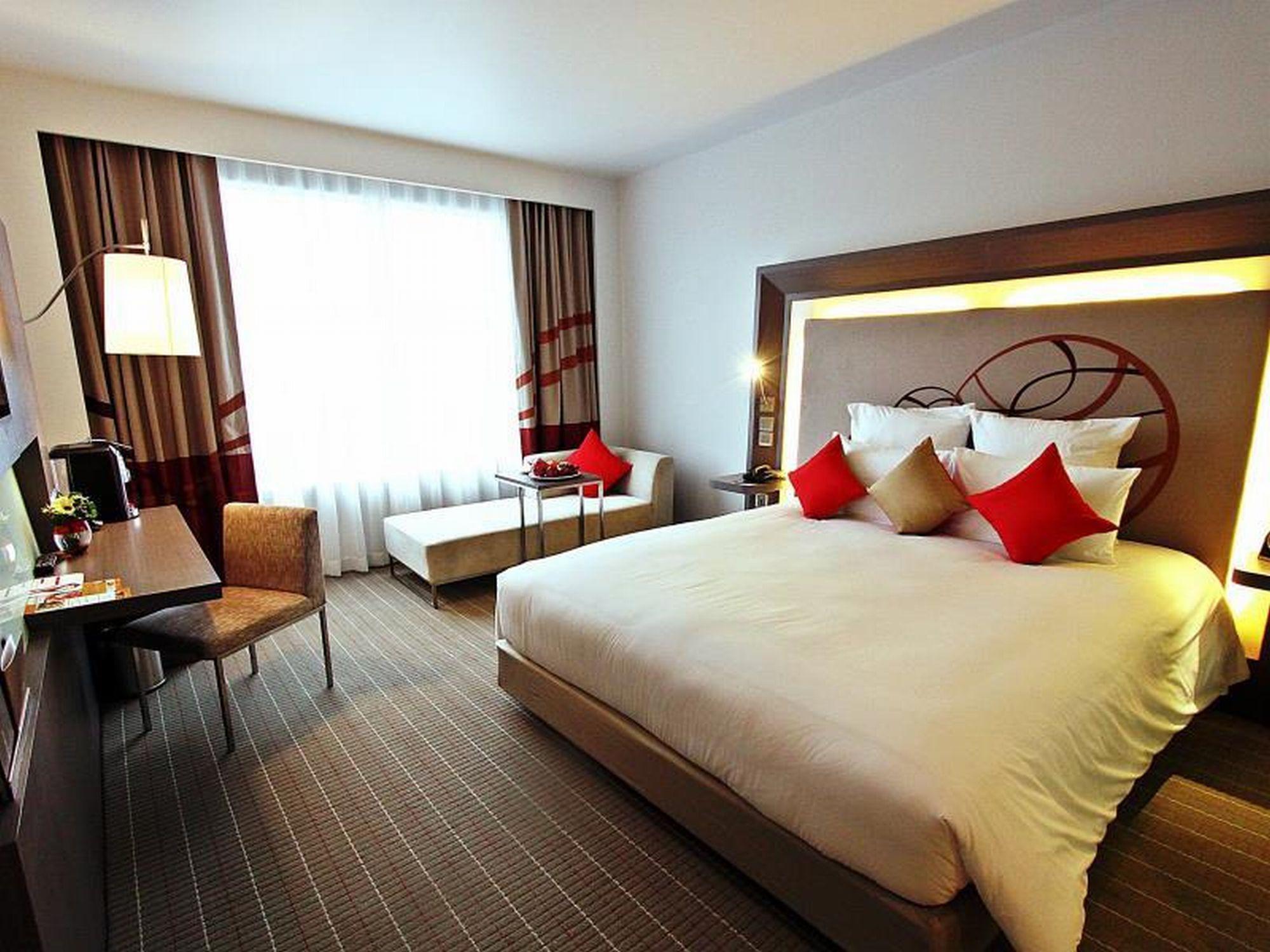 Novotel Ploenchit Sukhumvit - Sha Extra Hotel Bangkok