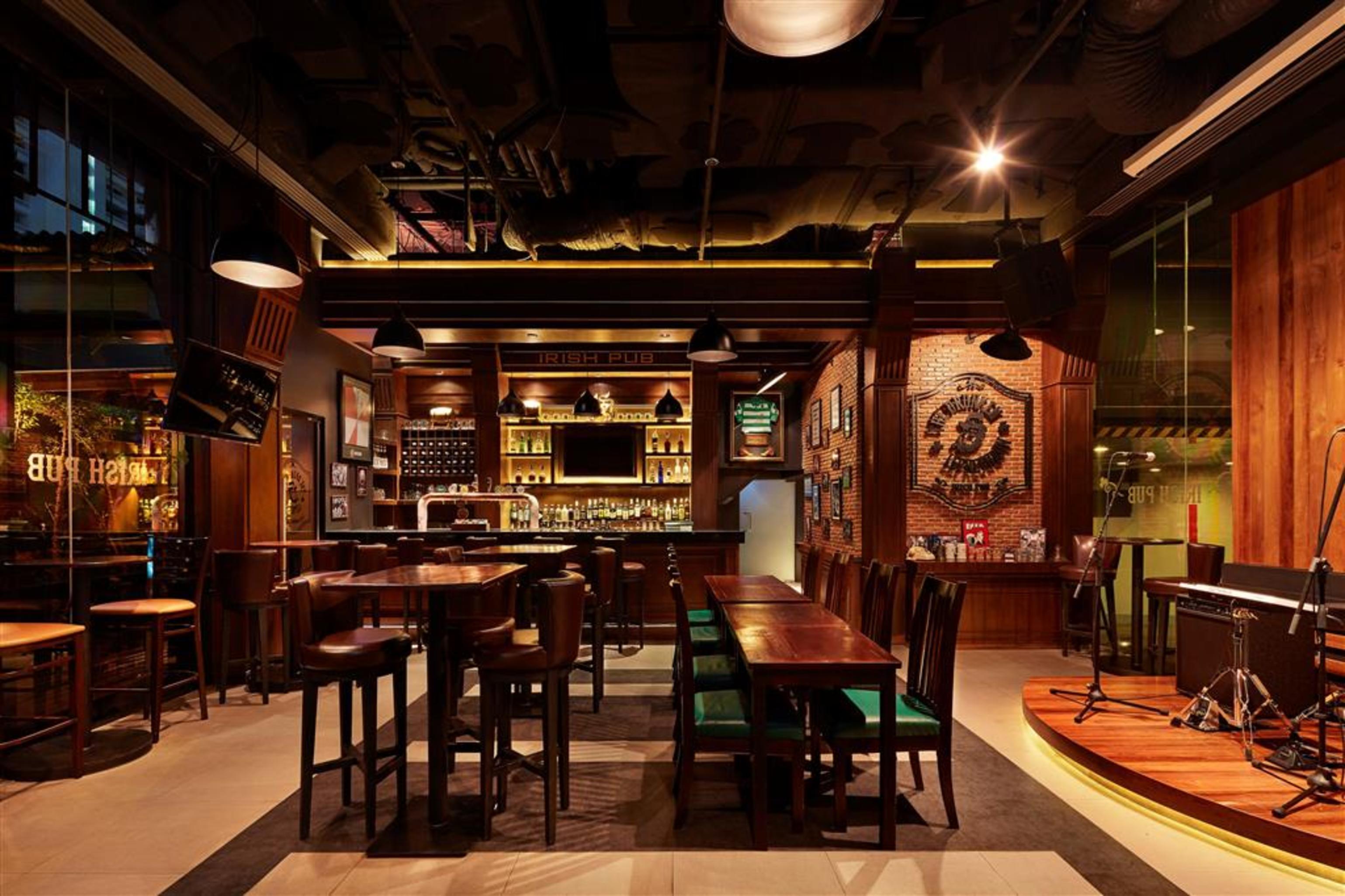 Four Points By Sheraton Bangkok, Sukhumvit 15 Hotel 4*