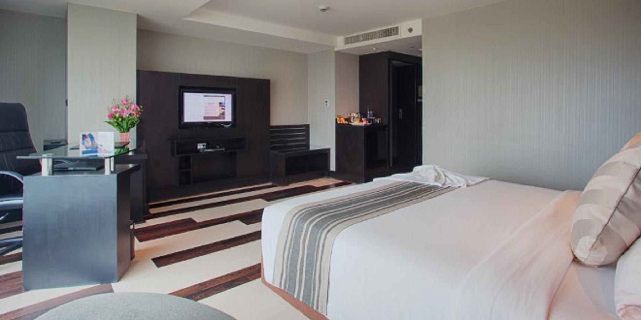 Golden Tulip Mandison 4*
