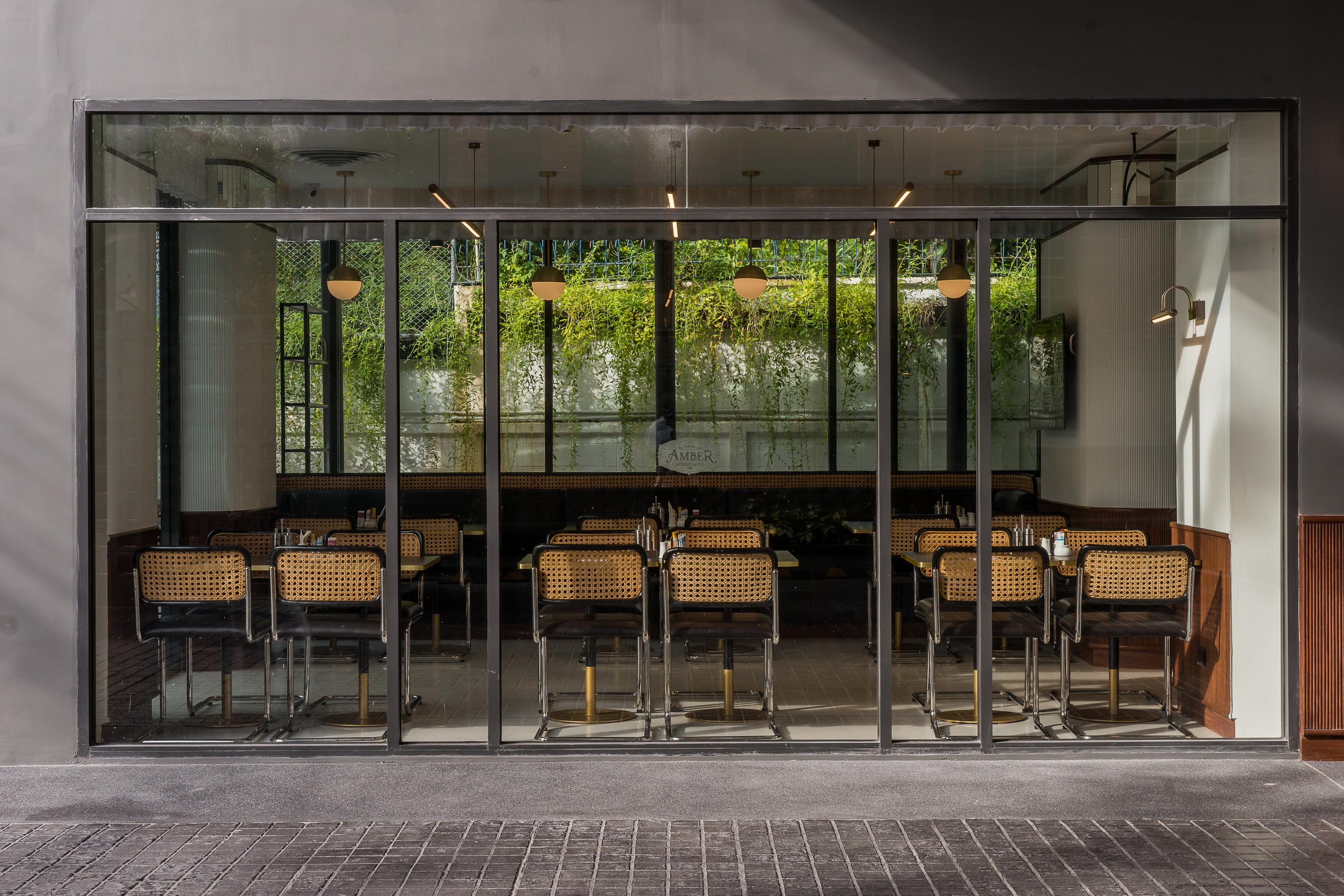 Amber Sukhumvit 85 Hotel 3*