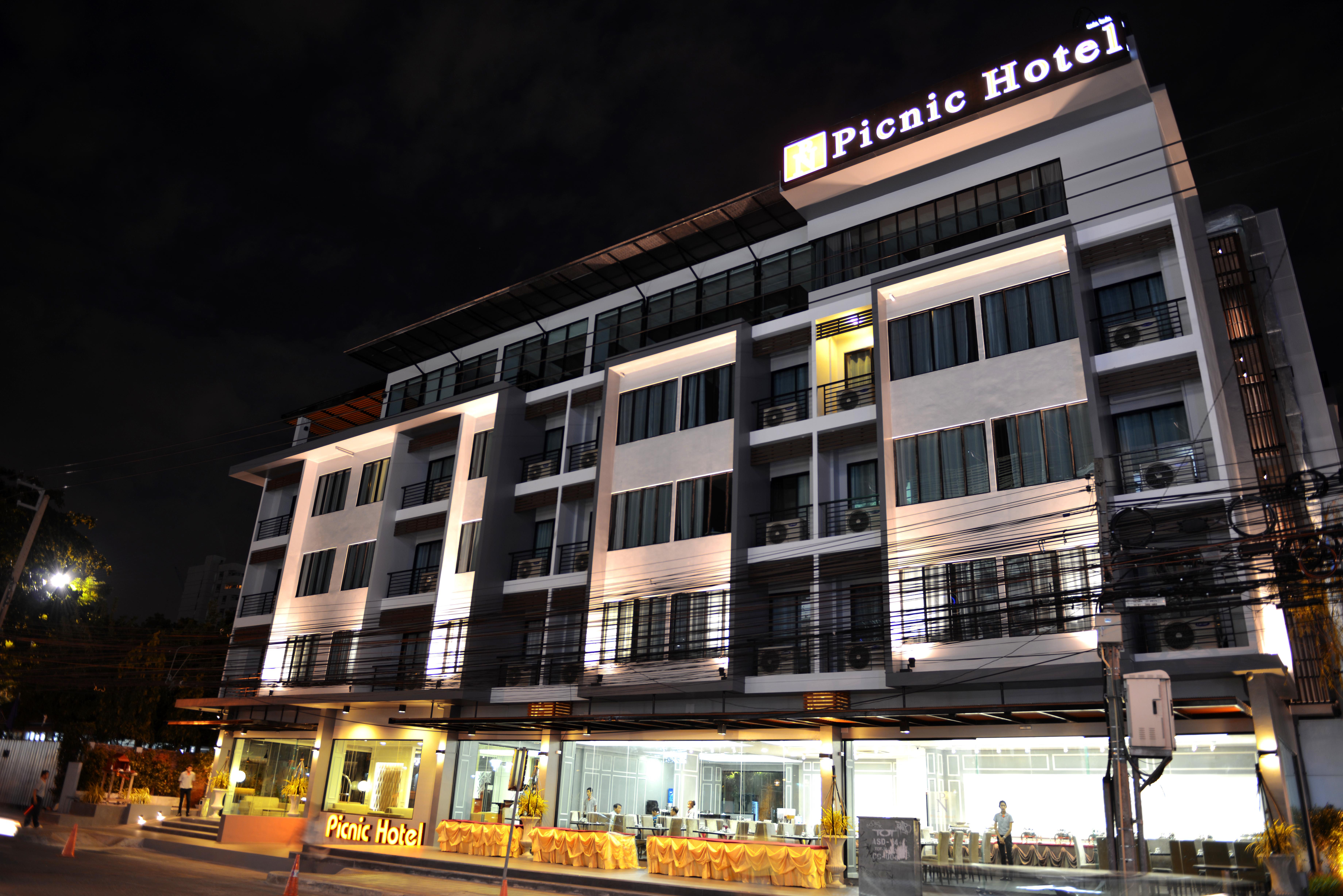 Picnic - Rang Nam Hotel