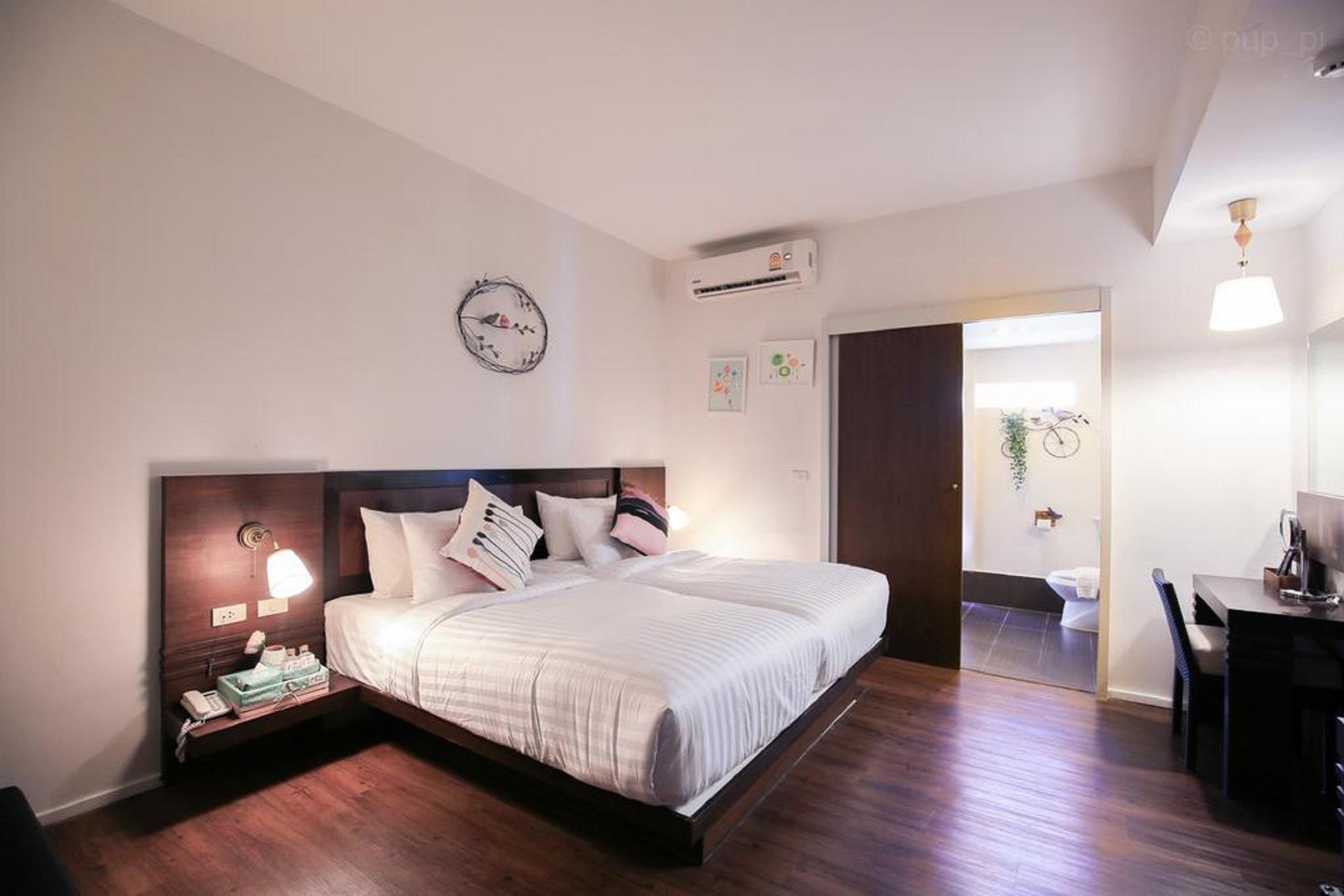 Baan Oliver Srinakarin Hotel Bangkok