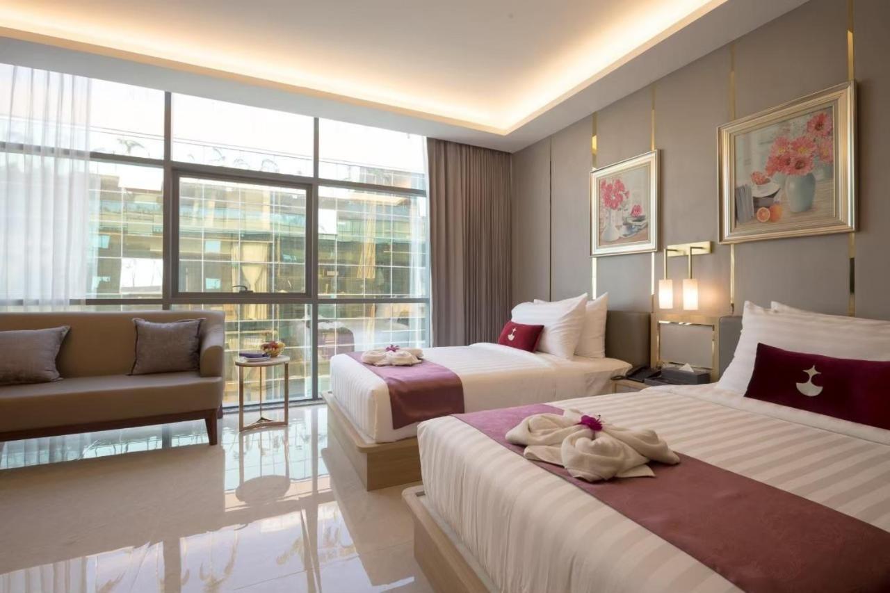 Elegant Airport Hotel 5*
