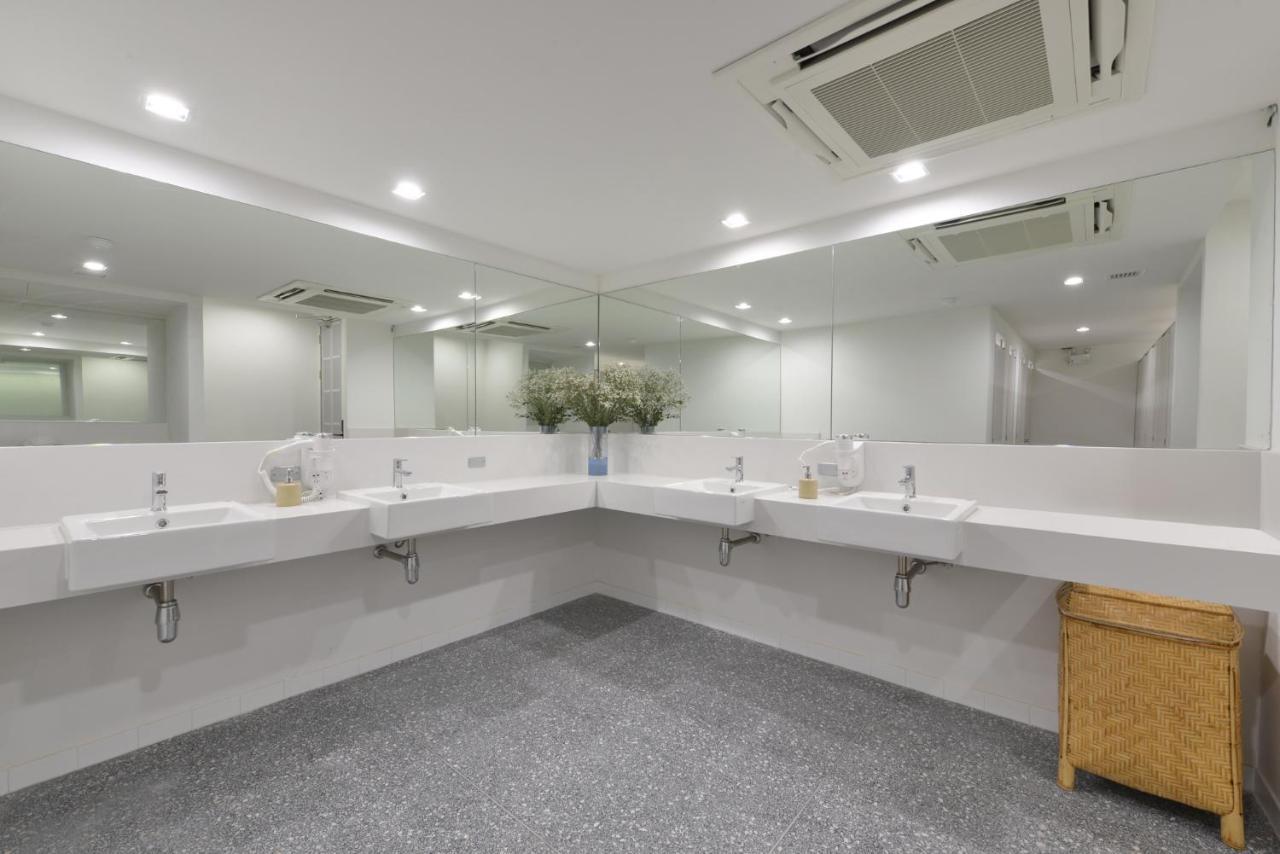 Tiang Capsule Hostel *