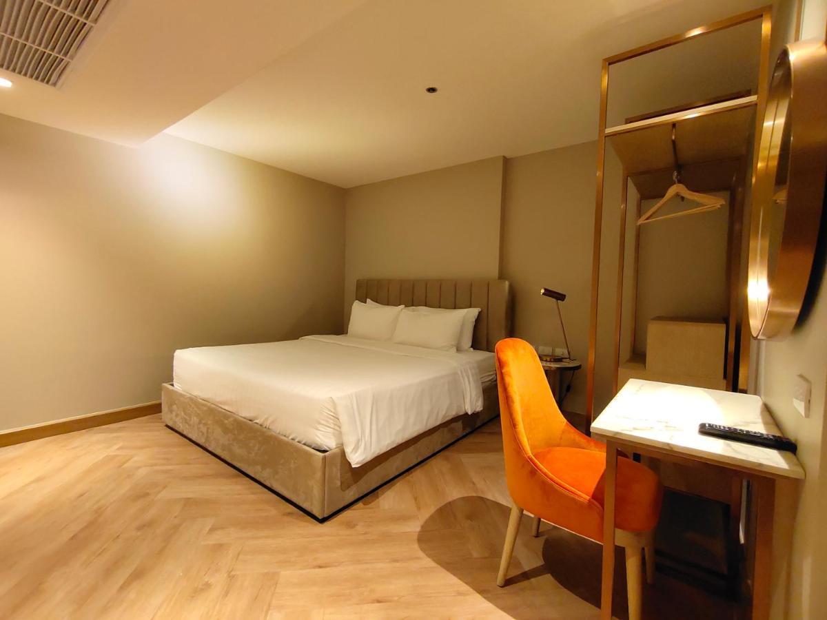 Away Riverside Kene Hotel Bangkok