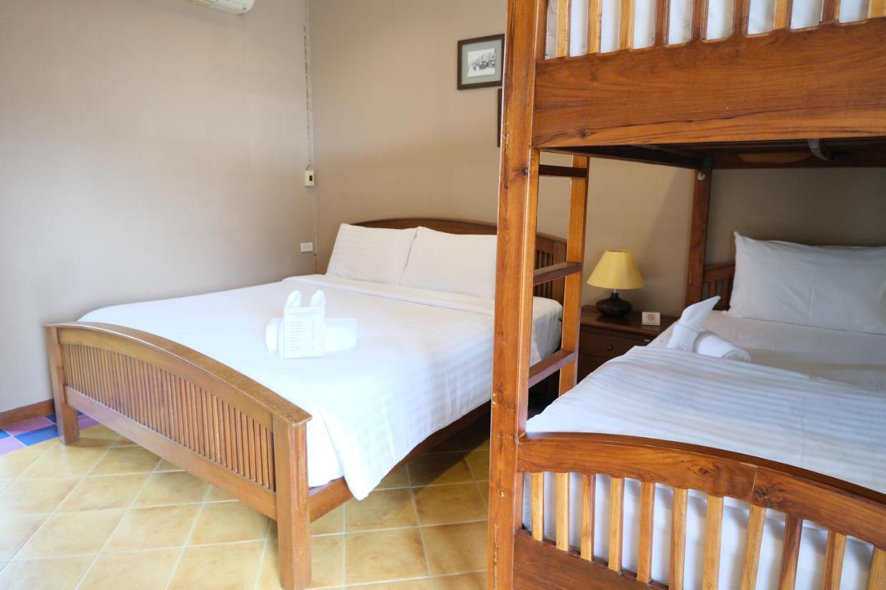 Feung Nakorn Balcony Rooms&cafe 3*