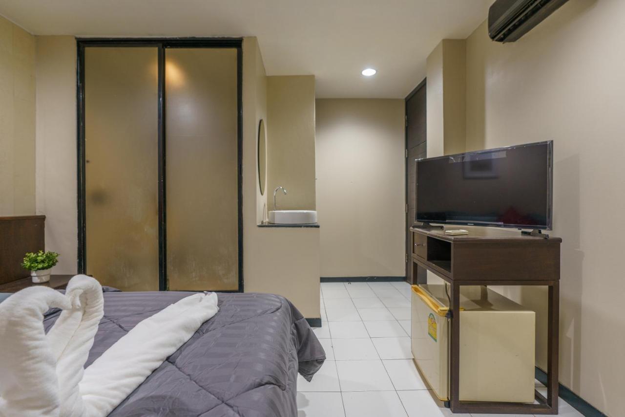 Hotel Cheqinn Bed Sukhumvit 4 Nana Plaza