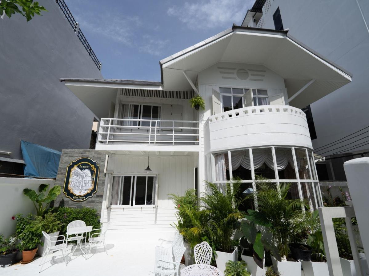Roomquest Rim Praya Dinsor Road Hotel