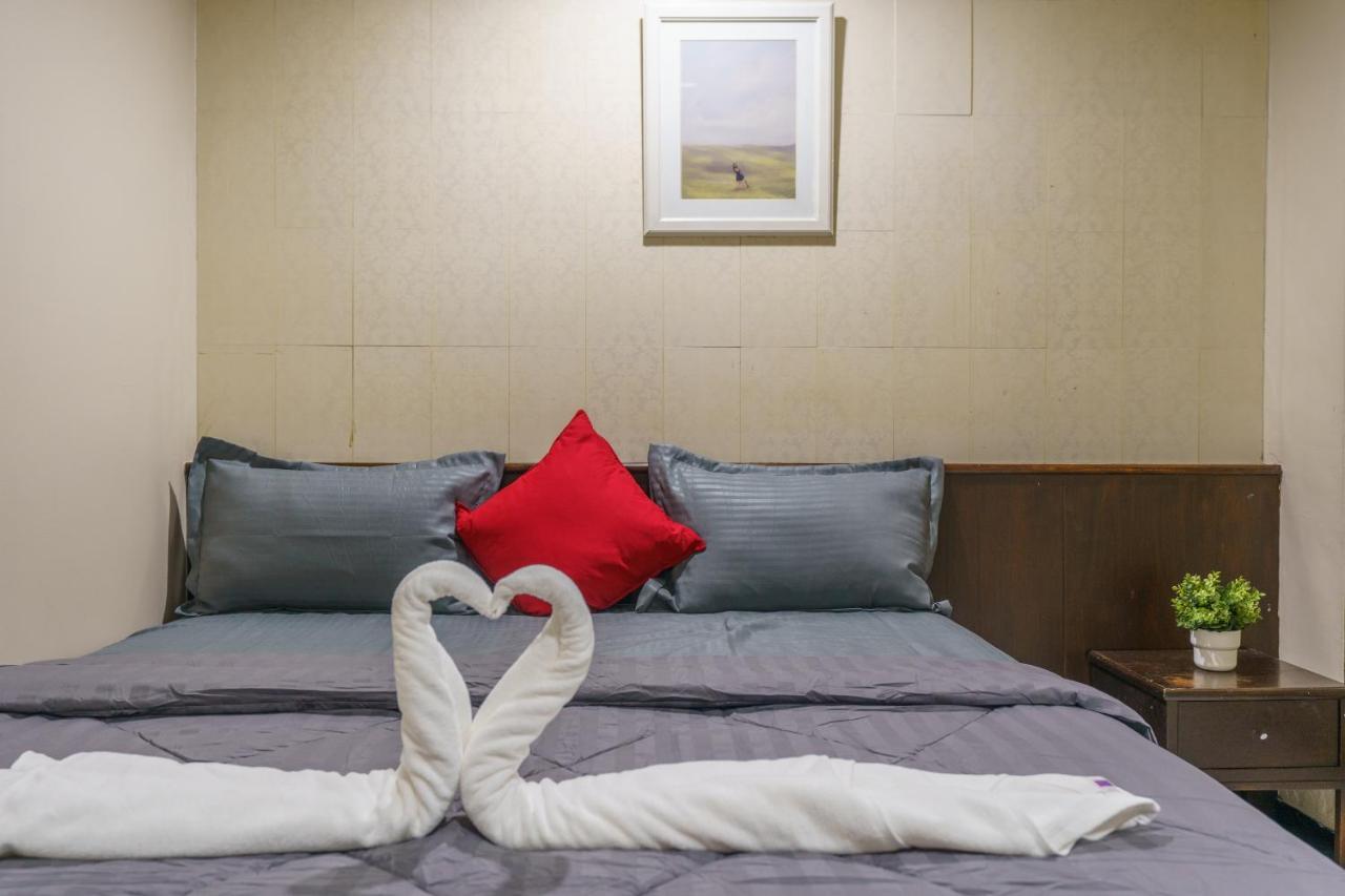 Cheqinn Bed Sukhumvit 4 Nana Plaza Hotel 2*