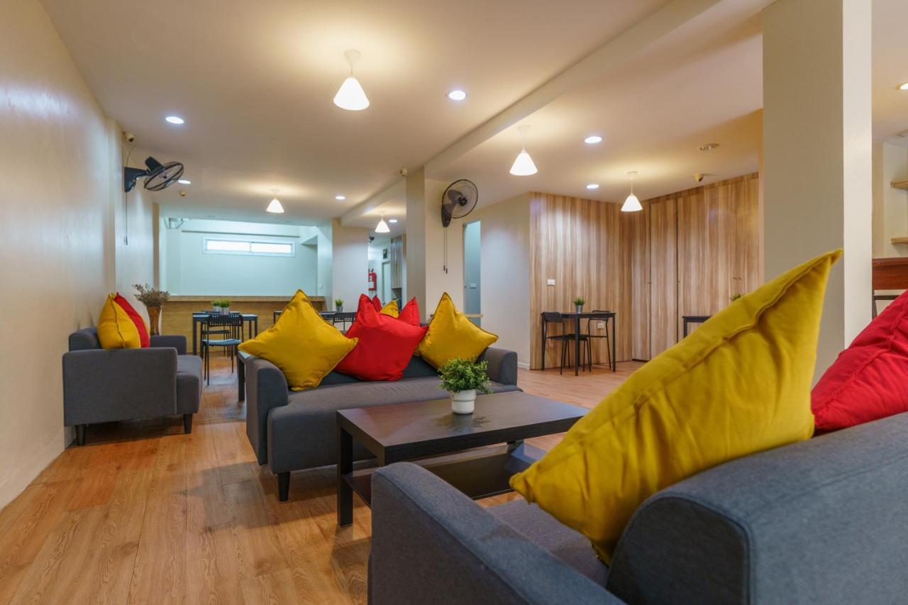 Cheqinn Bed Sukhumvit 4 Nana Plaza Hotel