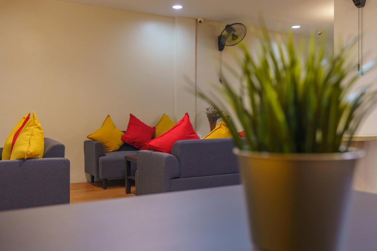 Hotel Cheqinn Bed Sukhumvit 4 Nana Plaza 2*