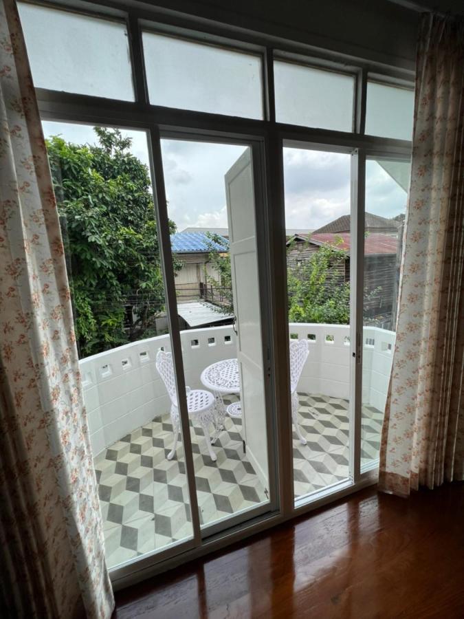 Roomquest Rim Praya Dinsor Road Hotel