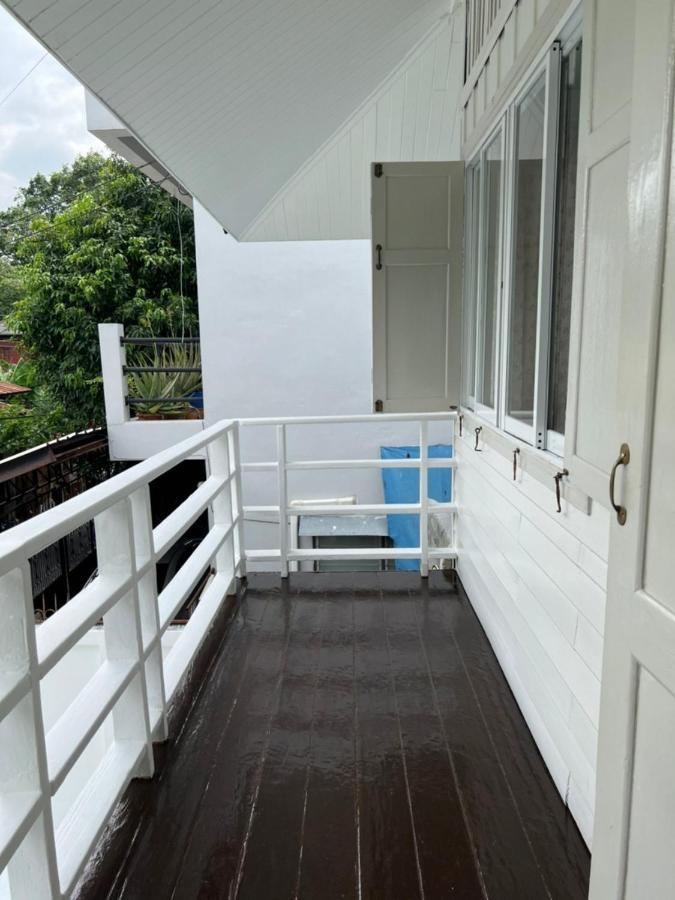 Roomquest Rim Praya Dinsor Road 3*