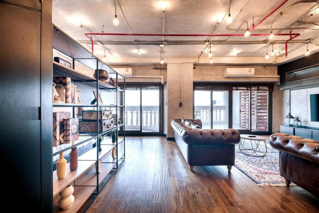 Loft Style Skyline 100 Sq.m. *