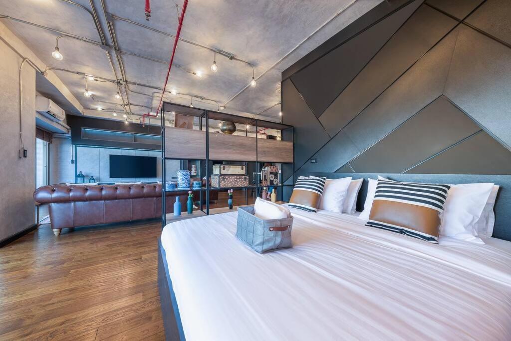 Loft Style Skyline 100 Sq.m. *