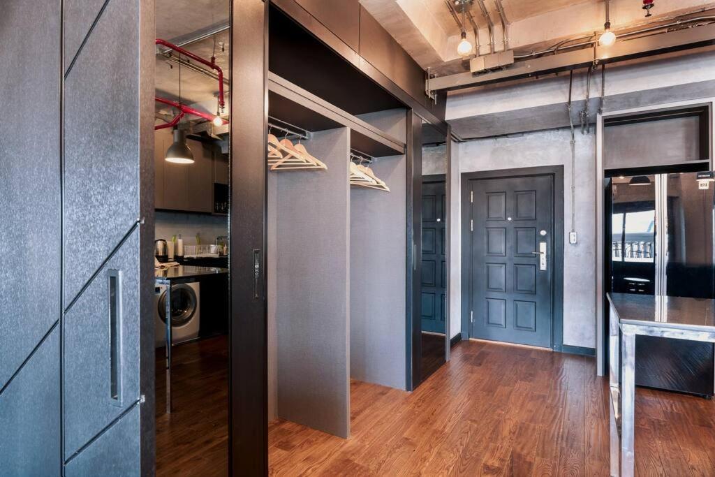 Loft Style Skyline 100 Sq.m. Apartment Bangkok