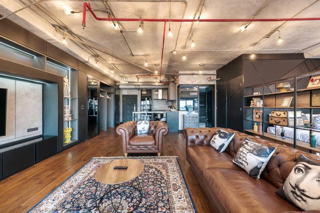 Apartment Loft Style Skyline 100 Sq.m. *