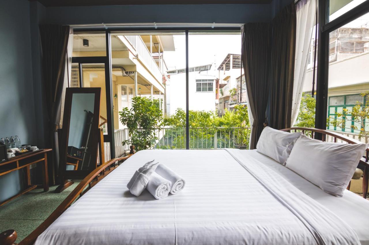 Feung Nakorn Balcony Rooms&cafe 3*