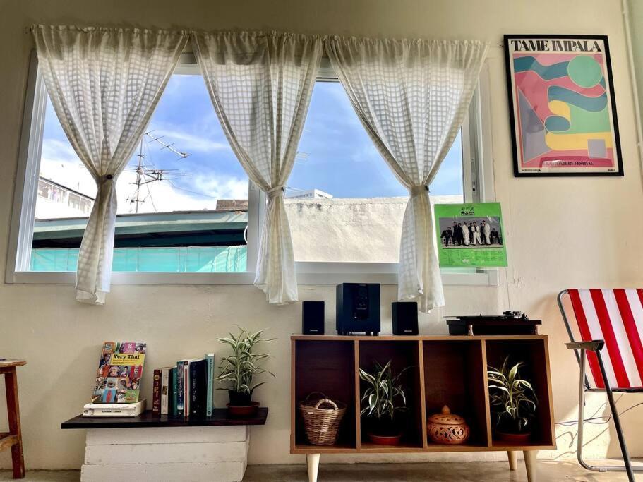 Hostel Baan Khaosoi - Private In A Rooftop 2nd Floor Bangkok