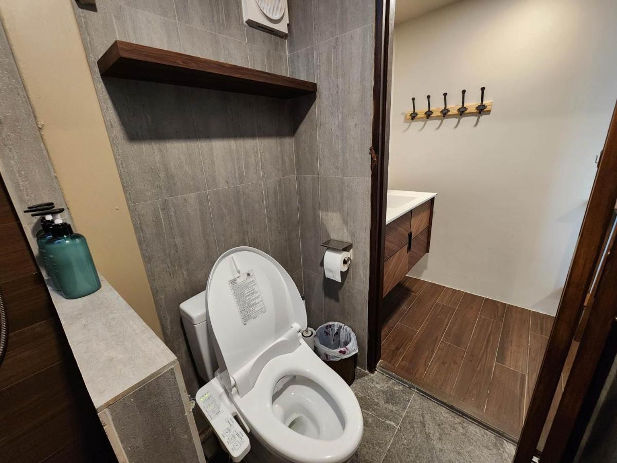 Lo-ha Guest House, Contactless Check-in Hostel Bangkok