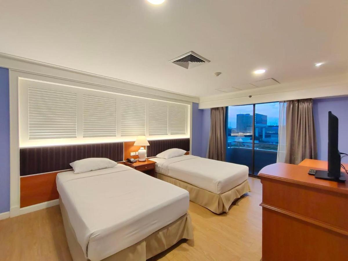 Ebina House - Sha Extra