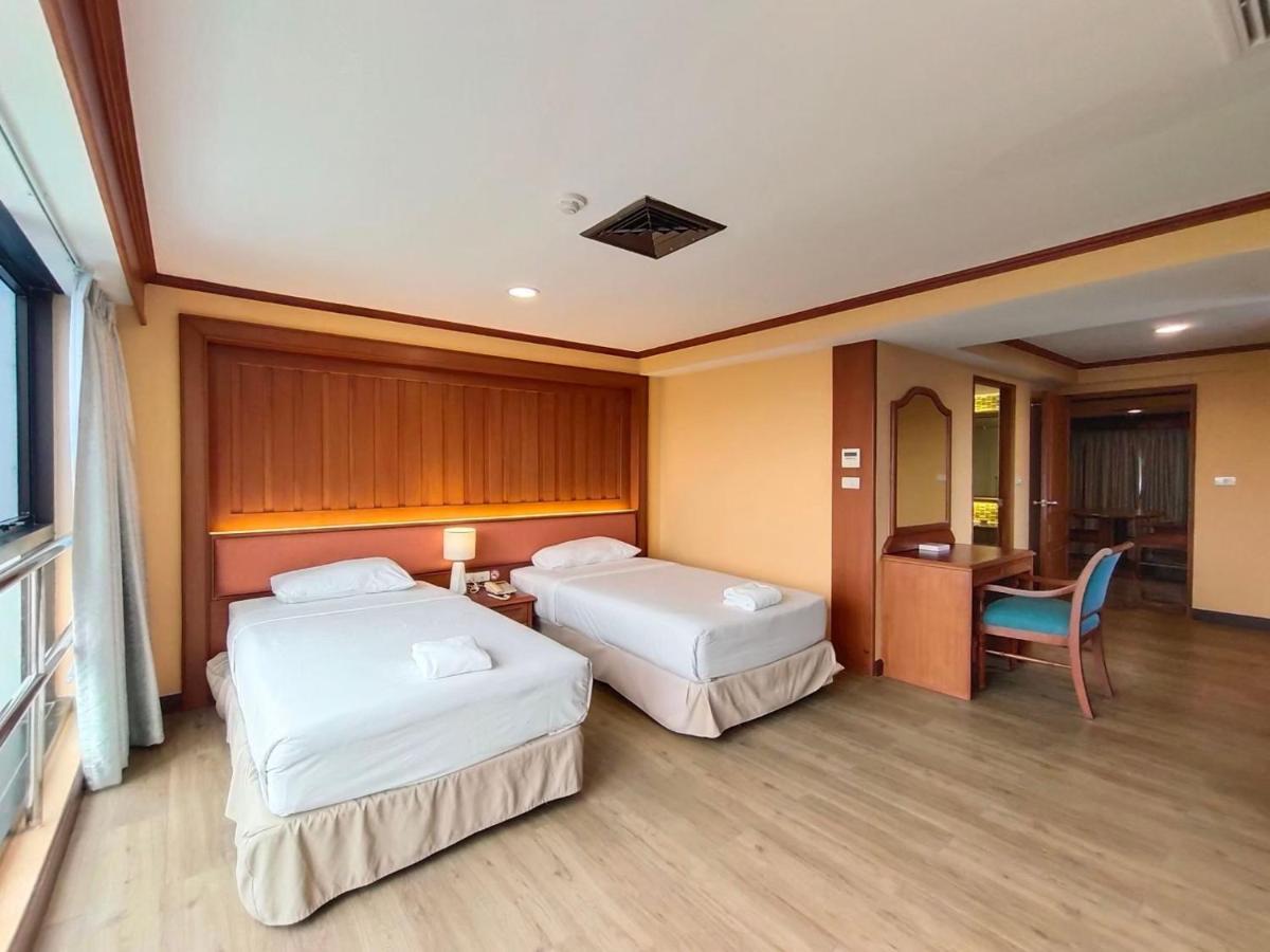 Ebina House - Sha Extra