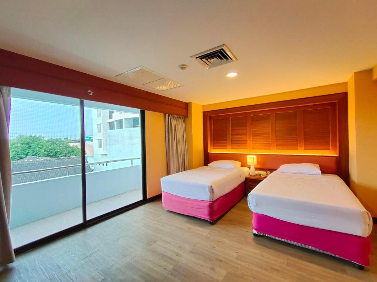 Ebina House - Sha Extra
